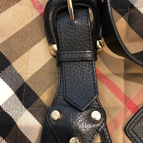 Burberry Quilted Bag - Picture 7 of 8
